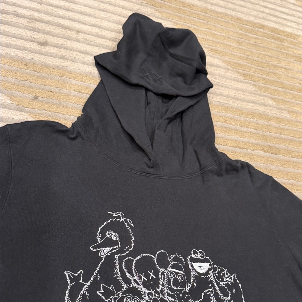 KAWS x Sesame Street x Uniqlo UT Black Graphic Hoodie - Size XL - Picture 4 of 8